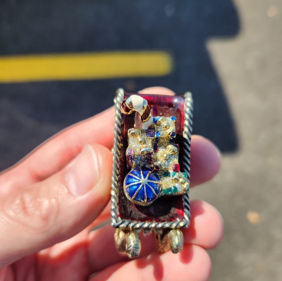 Vintage Monet Christmas Sleigh Trinket Box - Picture 2 of 12